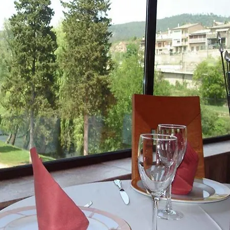 Hotel Sant Quirze De Besora 3*